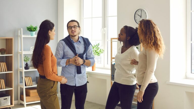 Maîtriser l’art de la communication interpersonnelle : Techniques avancées pour des relations professionnelles efficaces