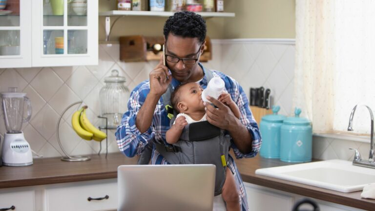 Certains parents reçoivent plus de prime d’activité : vous aussi ?