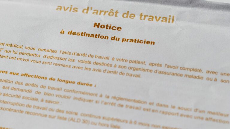 Pourquoi la réforme des arrêts de travail en 2024 pourrait en finir avec les abus ?