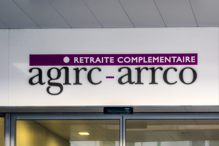 Enseigne Agirc-Arrco retraite complémentaire.
